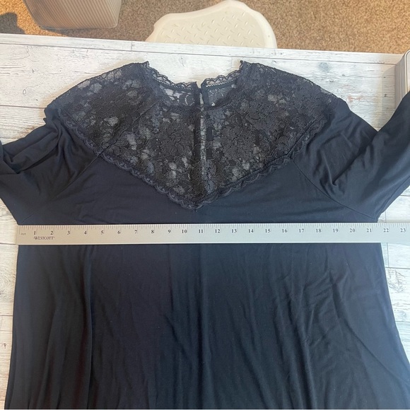 Torrid Super Soft Knit Black Lace Yoke Stretch Top 2X - Picture 6 of 10